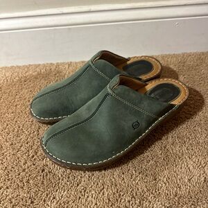 Born Women’s Slip On Wedge Clog Green Leather Seude Size 9
